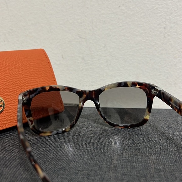 Tory Burch - Picture 4 of 4